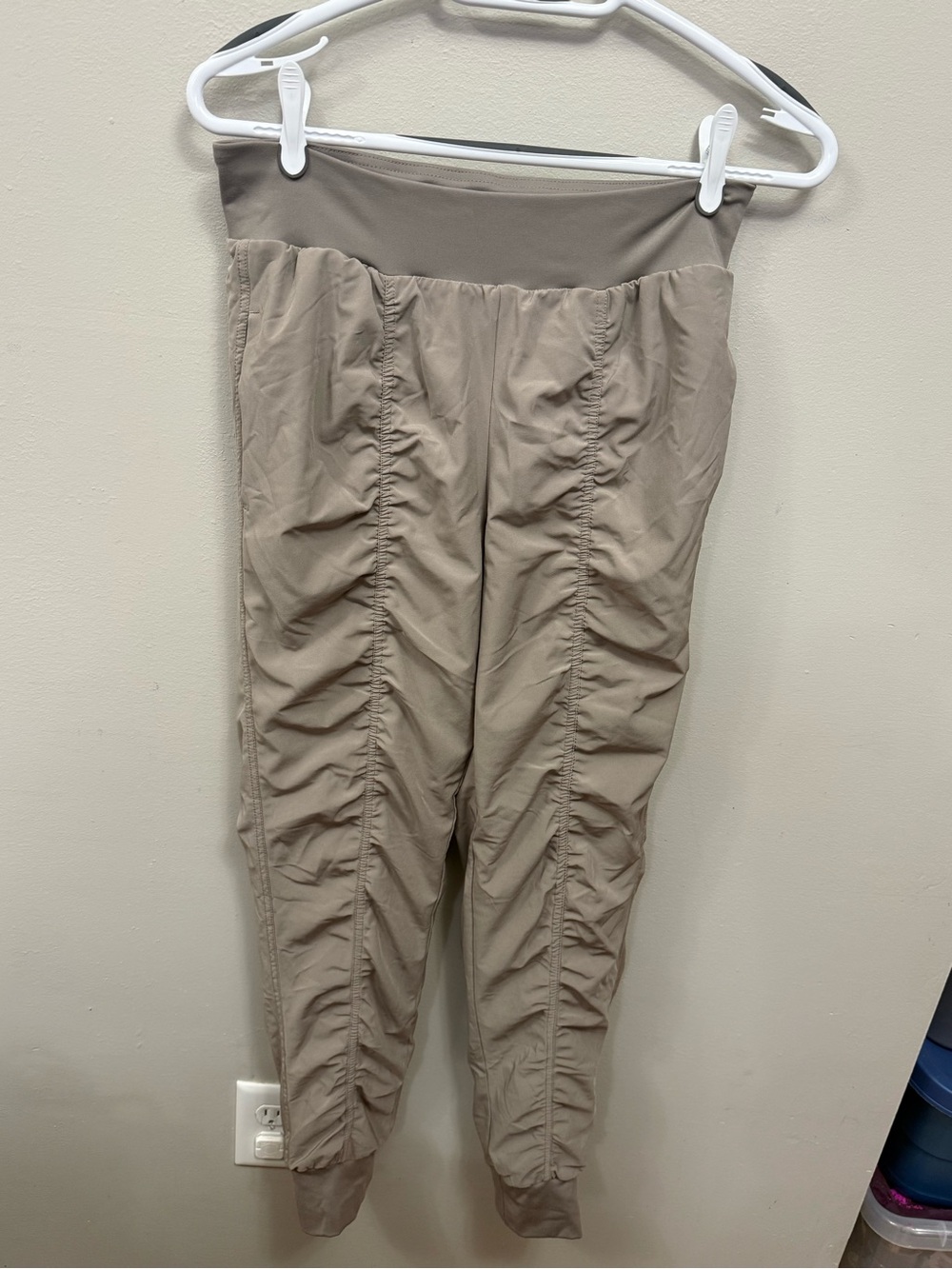 Joe Fresh Active Ruched Jogger Pants - Taupe Women's Small